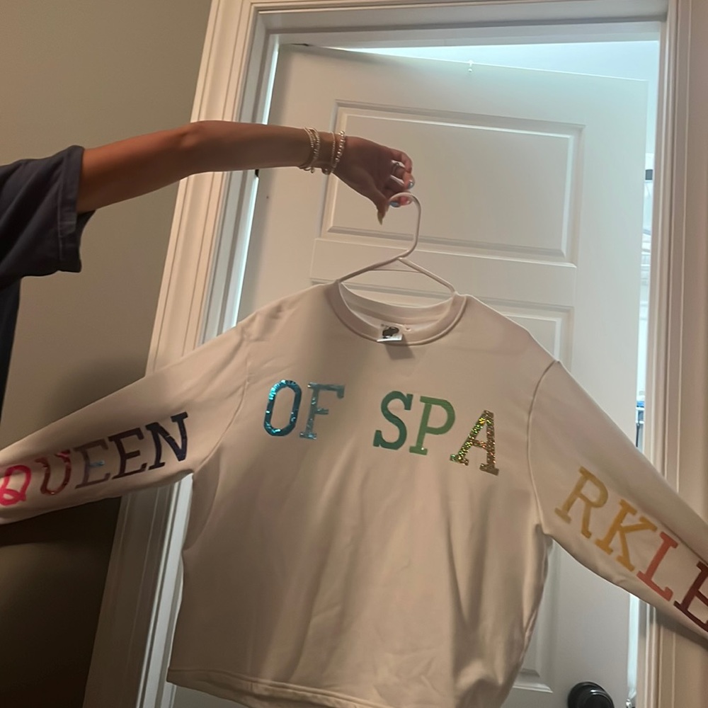 women’s queen of sparkles sweat shirt size medium never worn